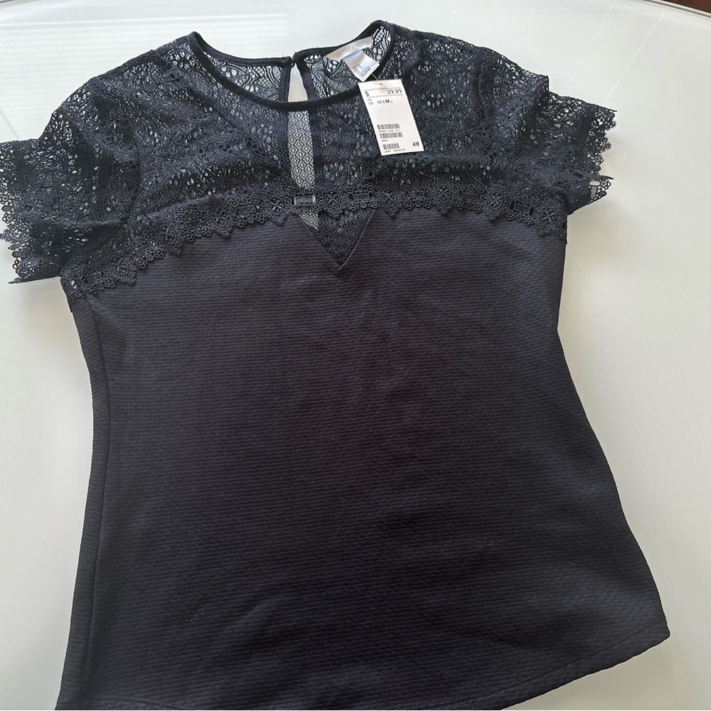 H&M Black Lace Fitted Short Sleeve Blouse